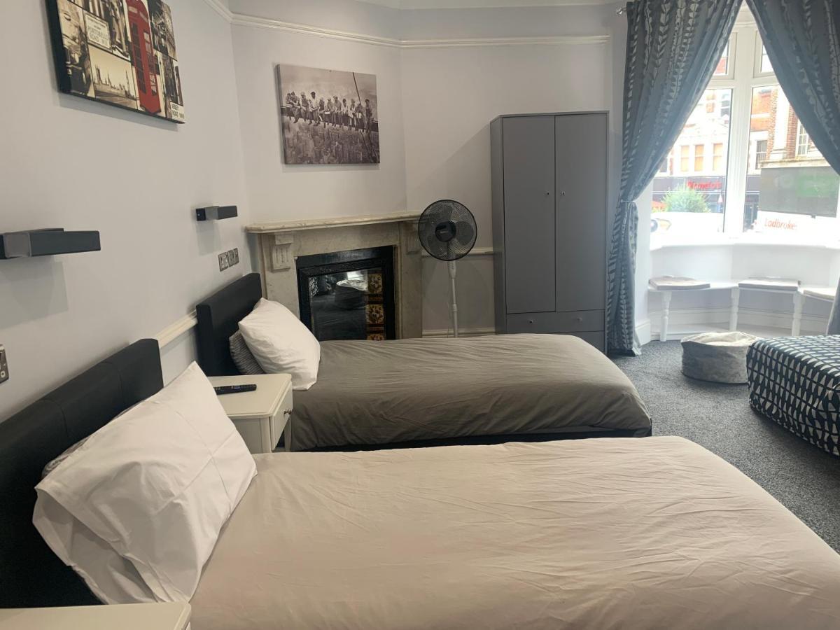 Hotel Addison House Woking Zewnętrze zdjęcie