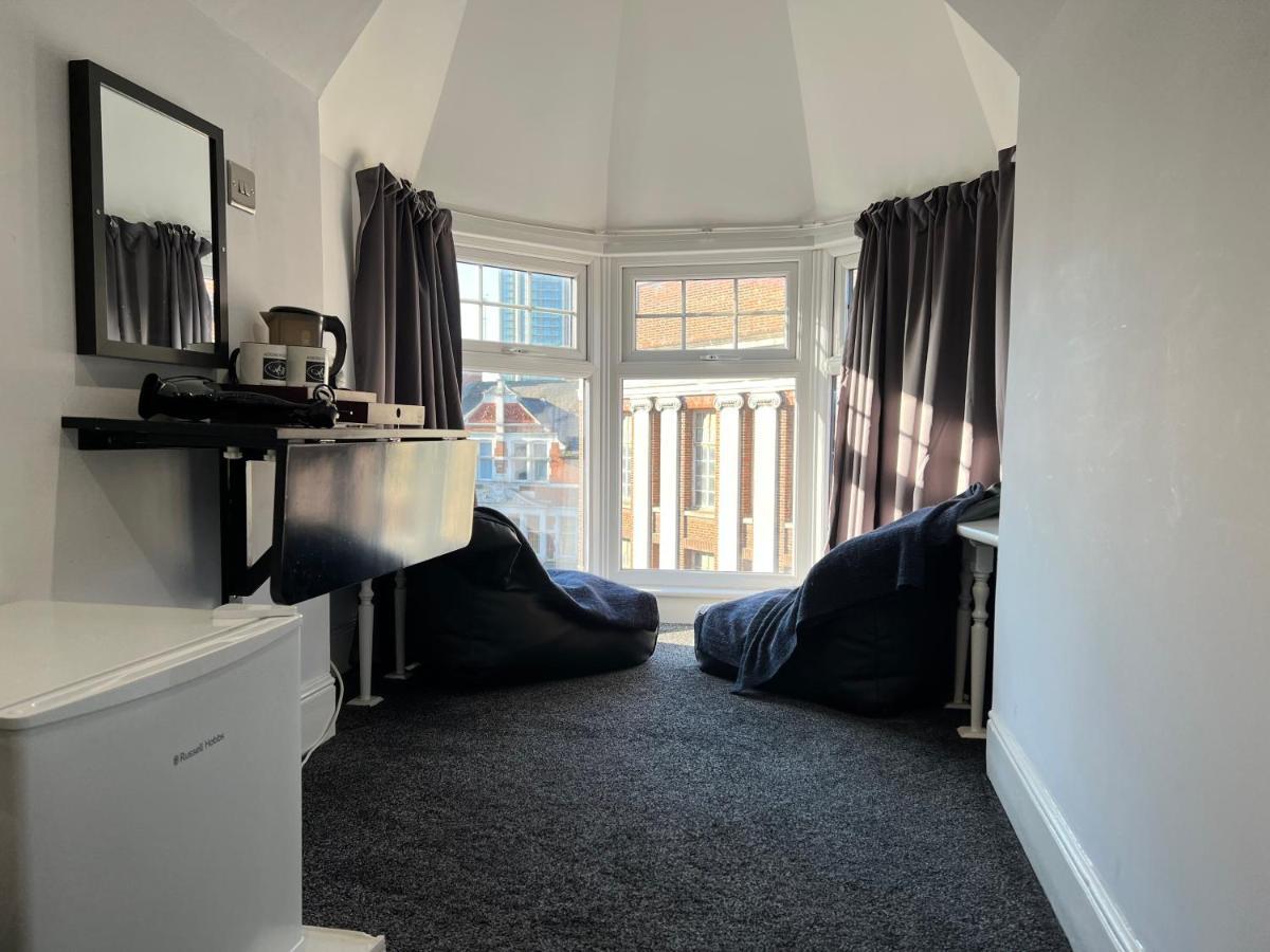 Hotel Addison House Woking Zewnętrze zdjęcie