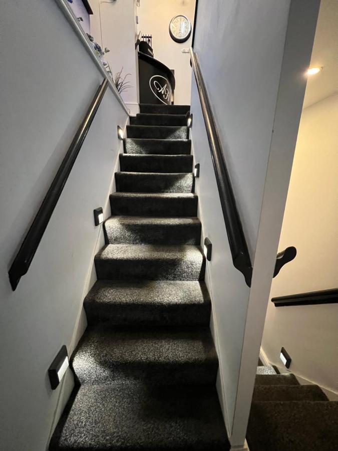 Hotel Addison House Woking Zewnętrze zdjęcie