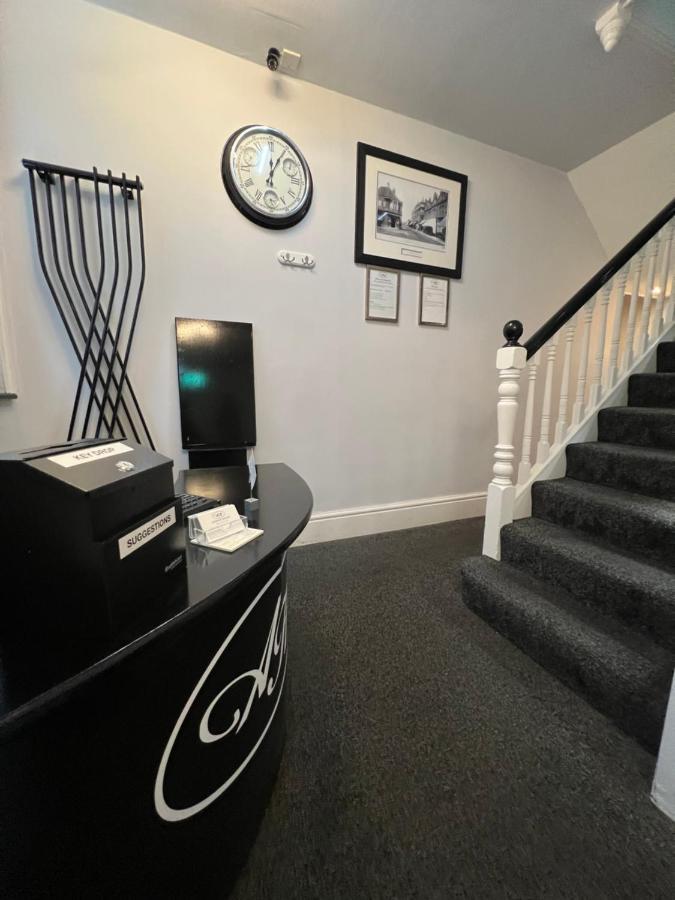 Hotel Addison House Woking Zewnętrze zdjęcie