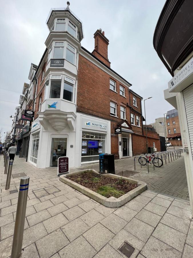Hotel Addison House Woking Zewnętrze zdjęcie