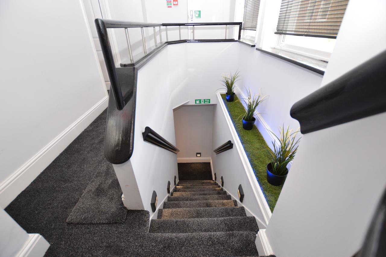 Hotel Addison House Woking Zewnętrze zdjęcie